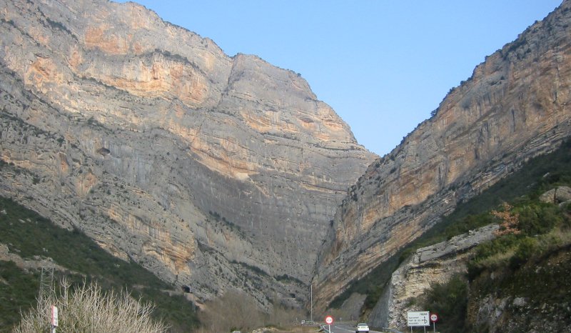 Cretaceous outcropping in Terradets Gorge, Tremp-Graus Basin