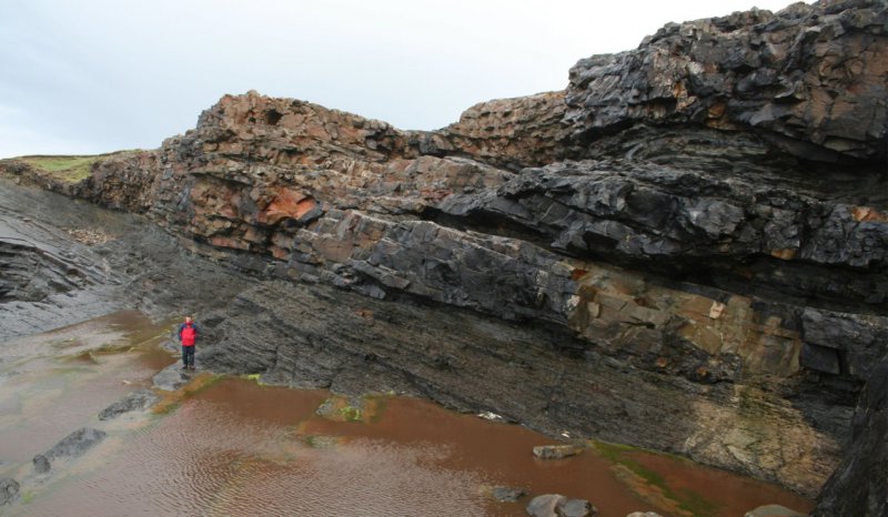 Tullig Sandstone forming a multi-storey fluvial channel system deeply incised into the underlying deltaic series, Truskilieve Amphitheatre, Clare Basin, West of Ireland